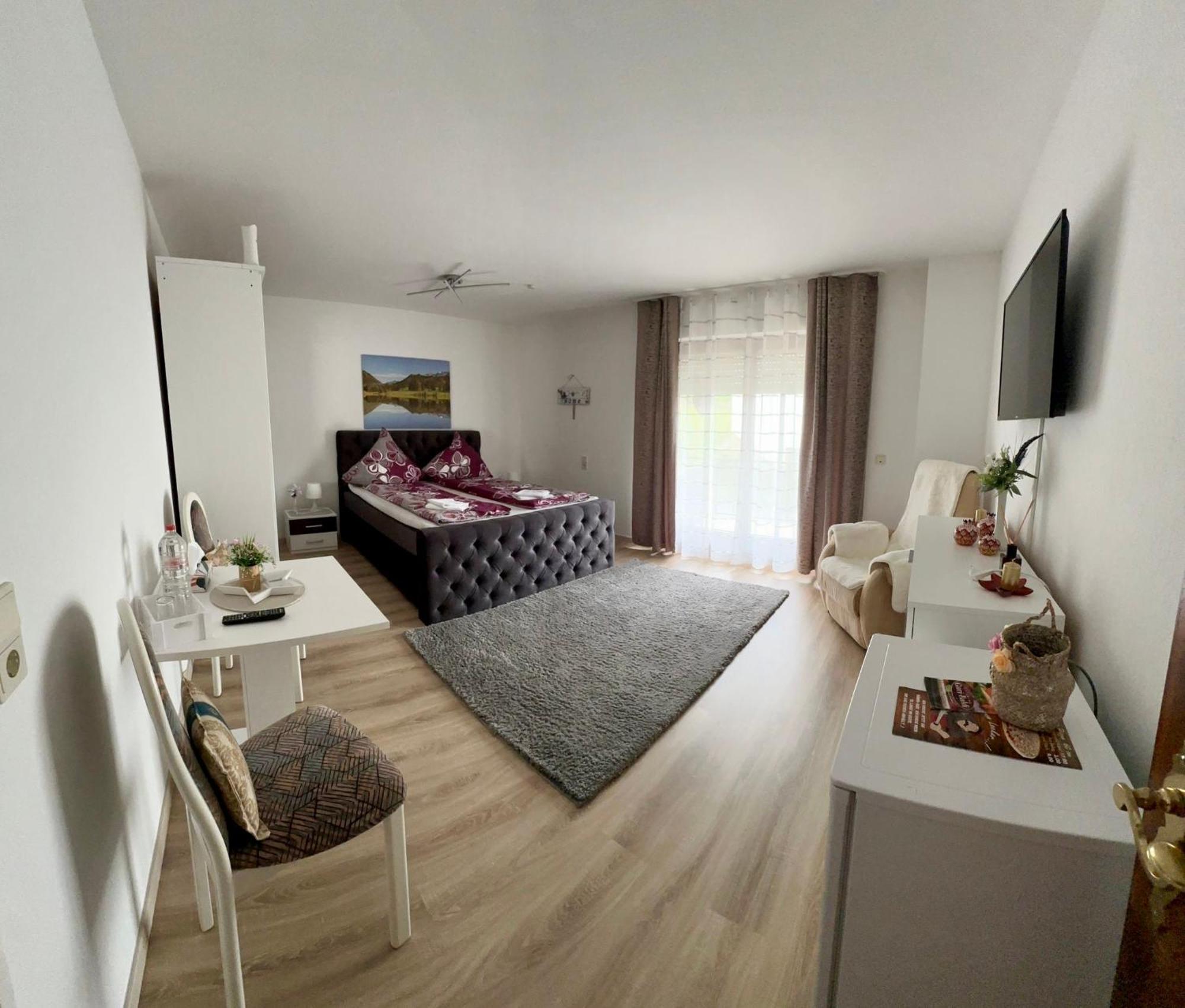 Haus Am Burghain Naumburg  ภายนอก รูปภาพ